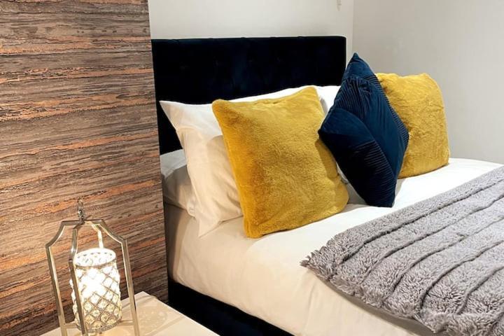 Lovely 3 Bedroom Apartment With Private Garden In Edinburgh City Centre Eksteriør bilde