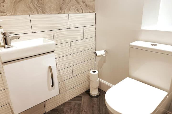 Lovely 3 Bedroom Apartment With Private Garden In Edinburgh City Centre Eksteriør bilde