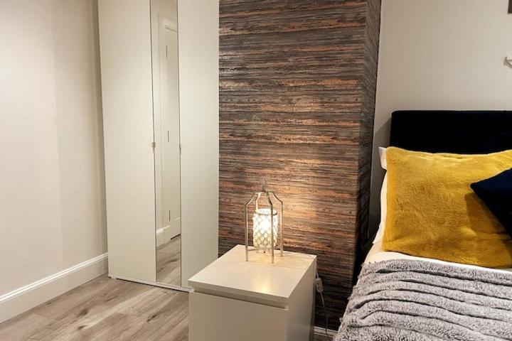 Lovely 3 Bedroom Apartment With Private Garden In Edinburgh City Centre Eksteriør bilde