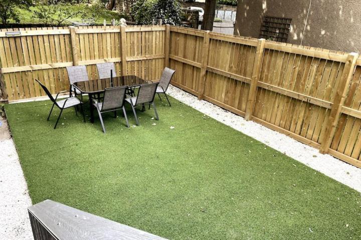 Lovely 3 Bedroom Apartment With Private Garden In Edinburgh City Centre Eksteriør bilde